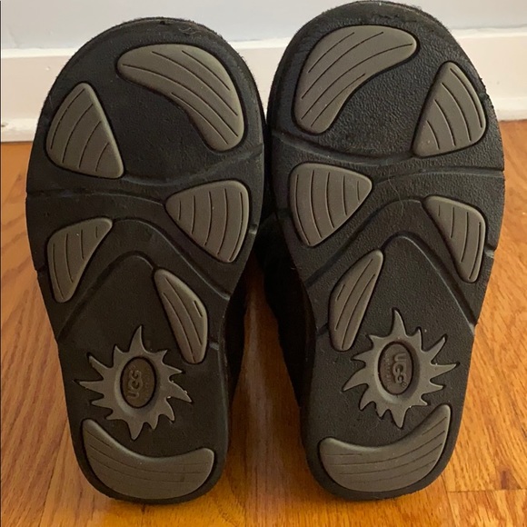 Authentic UGG Australia Greenfield Boots 7 - Picture 3 of 9